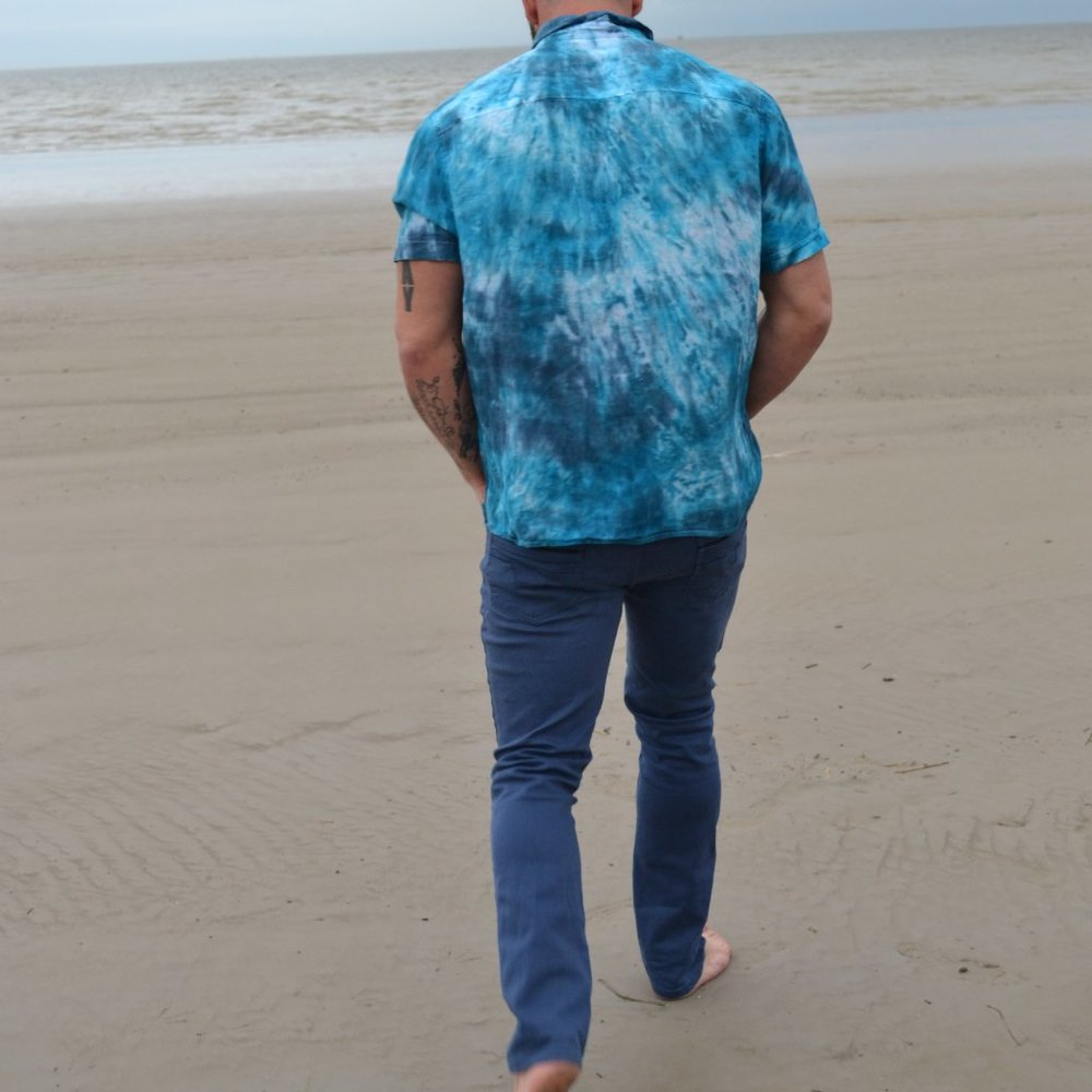 Painted tie dyed short sleeve linen Shirt beach white blue medium large XL navy